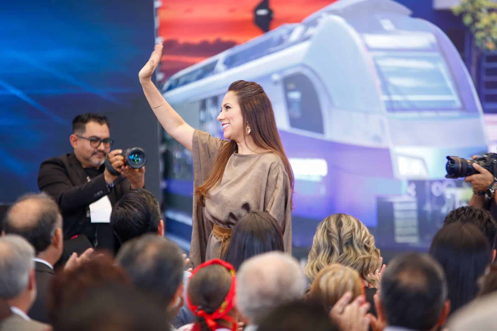 Libia Dennise presenta informe regional en Apaseo el Grande; anuncia obras urbanas, deportivas y proyectos de conectividad