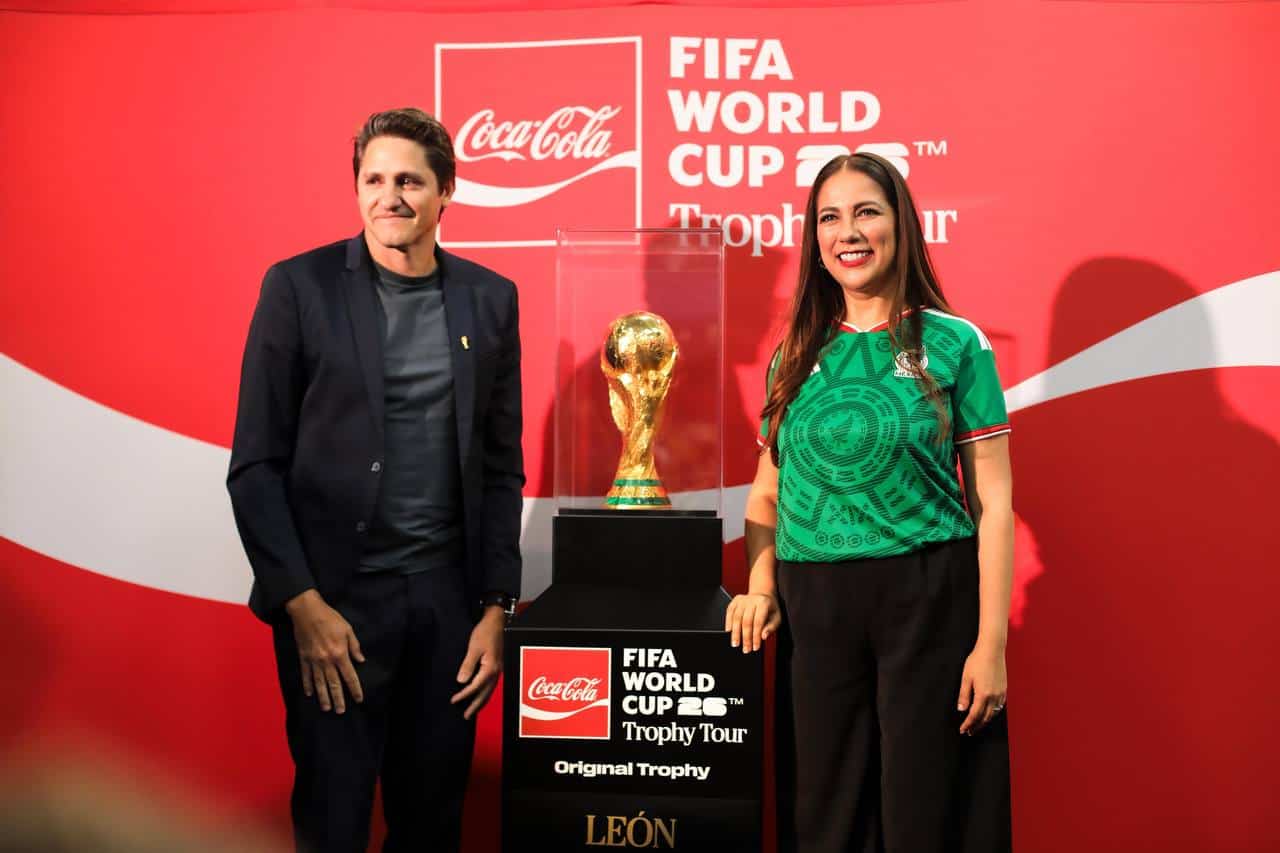 Guanajuato recibe el trofeo de la FIFA previo al Mundial 2026