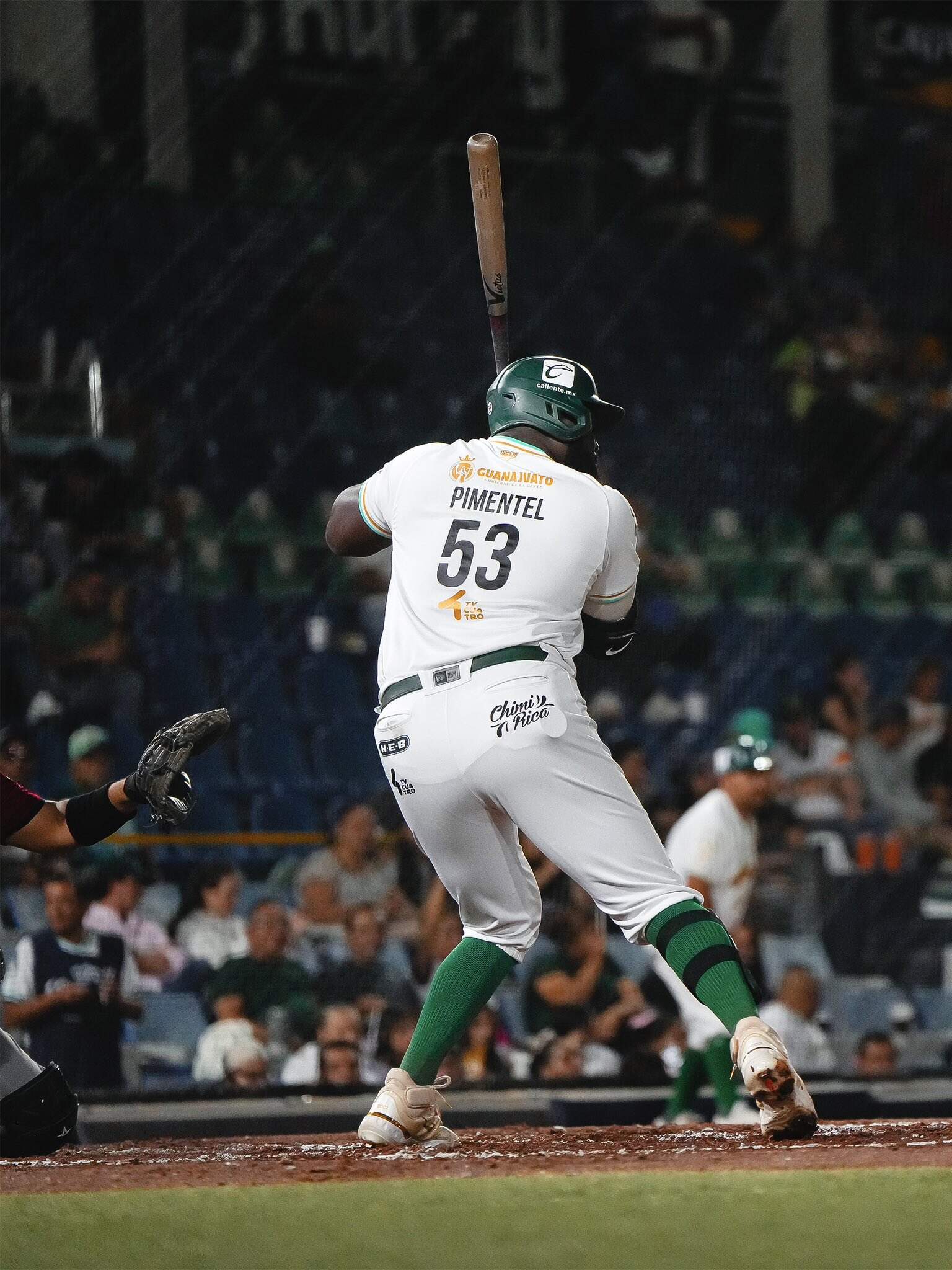 Sandber Pimentel regresa a Bravos de León con números que lo consolidan como pieza clave